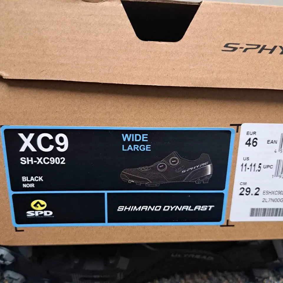 mountain bike shoes with wide toe box 