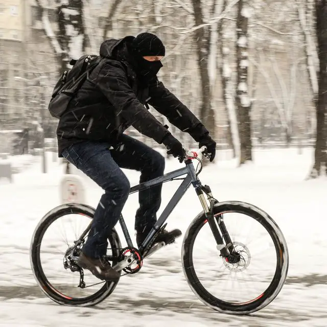 How to Bike Commute Through Winter