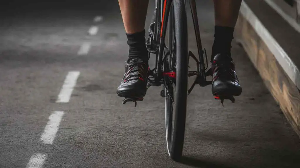 indoor vs outdoor cycling shoes